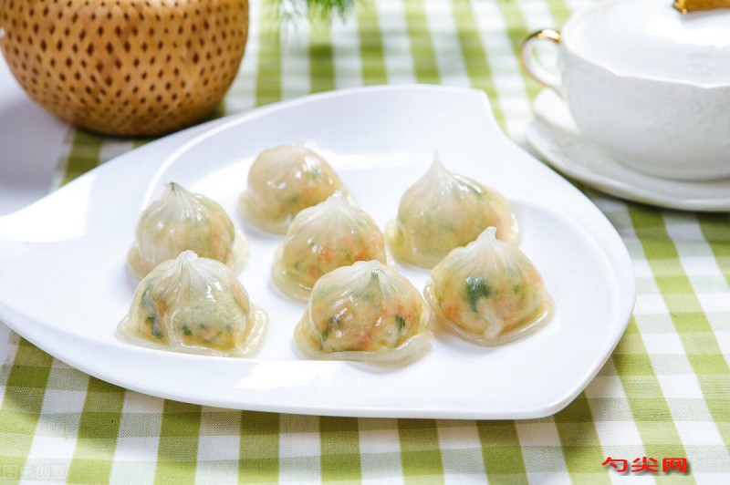 澄粉150克、淀粉50克、筋力源W 1.5克、蝦仁200克、豬瘦肉100克、胡蘿卜100克、香蔥50克、生抽3ml、橄欖油3ml、鹽3克、生姜5克、海鮮醬2ml