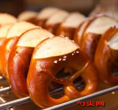 巴伐利亞堿水結面包